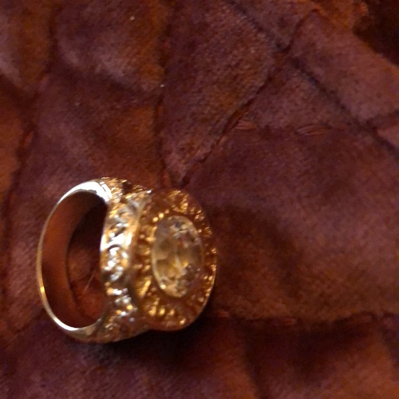 Ring - Picture 2 of 5